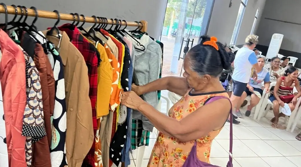 Roupas doadas pela Receita Federal são todas novas. Foto: Daniel Villamor/SEASDH