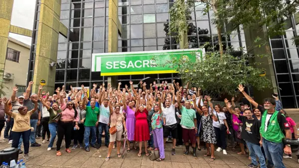 Insatisfeitos com prazos do governo, servidores da Saúde paralisam atividades nesta terça