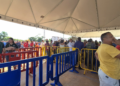 FOTOS: Apoiadores e militantes já se concentram na Cooperacre, em Rio Branco, para esperar o presidente Lula