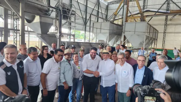 Lula chega à Cooperacre ao lado de Jorge Viana, ministros e Gladson para anunciar investimentos no Acre