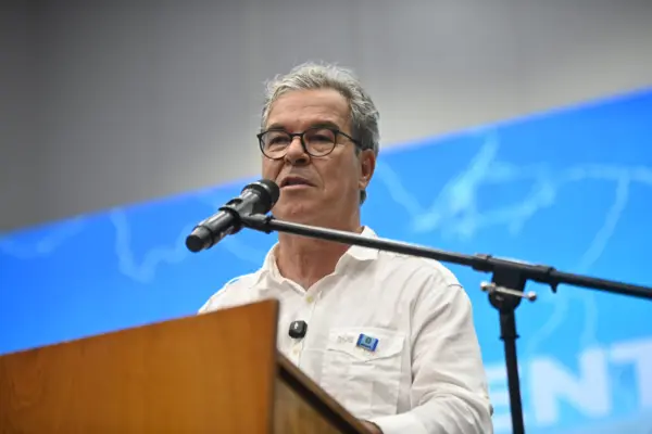 Jorge Viana agradece visita de Lula no Acre e alfineta Bolsonaro: “já vi presidente querer ensinar criança a atirar”