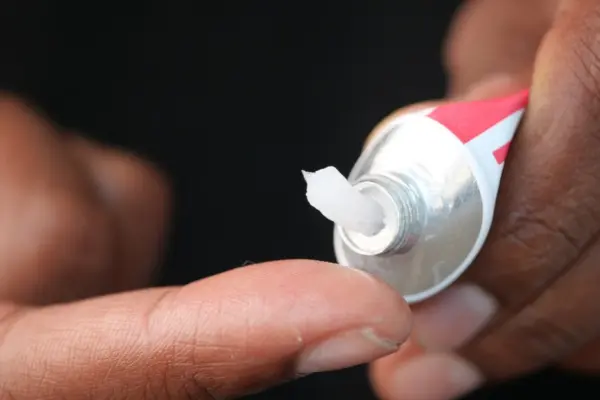 Gel inteligente acelera cicatrização de feridas em diabéticos. Entenda