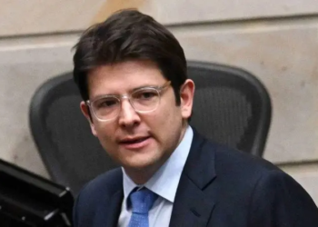 Miguel Uribe, 39 anos, foi alvo de um ataque a tiros em junho - (crédito: Raul ARBOLEDA/AFP)