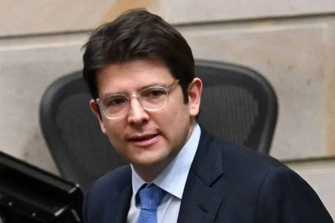 Miguel Uribe, 39 anos, foi alvo de um ataque a tiros em junho - (crédito: Raul ARBOLEDA/AFP)