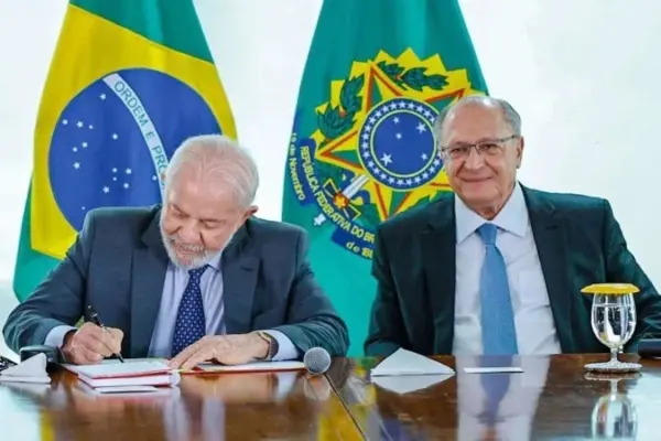Tarifaço de Trump: Lula e Alckmin discutem hoje plano de contingência