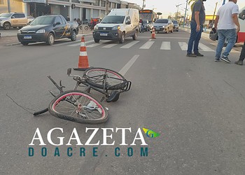 Idoso e motociclista ficam feridos após acidente na Avenida Chico Mendes em Rio Branco