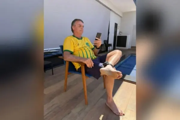 Com soluços, Bolsonaro pede liberação a Moraes para fazer exames