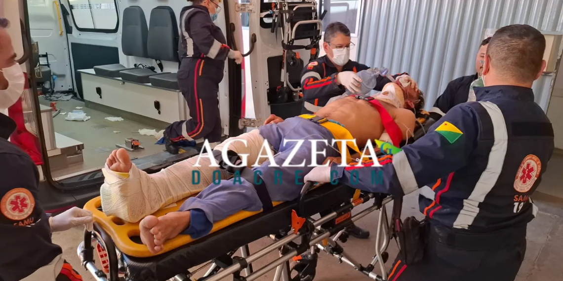 Acidente entre motocicletas deixa dois feridos no Acre; um sofreu traumatismo e está em estado grave
