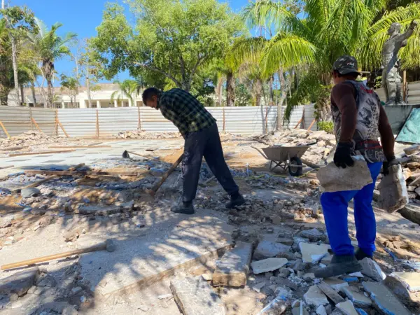 Fonte interativa da Praça da Revolução passa por obras de reparo em Rio Branco