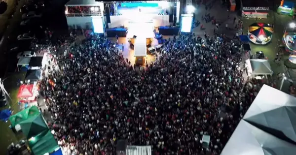 Festival do Açaí em Feijó tem escolha da Garota Açaí e show da Banda Magníficos neste sábado