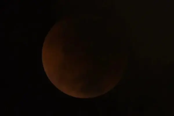Eclipse lunar mais longo do ano terá 82 minutos de duração