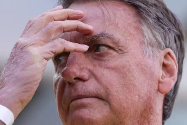 PF: Bolsonaro enviou mais de 300 mensagens e vídeos para driblar STF