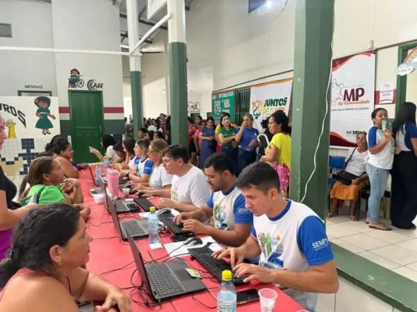 Em Tarauacá, Juntos Pelo Acre entrega 1000 kits de roupas e oferta diversos serviços assistenciais