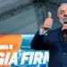 O momento aconteceu logo que Lula desceu de um dos veículos oficiais presentes no local. Em seguida, ele mostra o par de meias coloridas - (crédito: Ricardo Stuckert/PR )