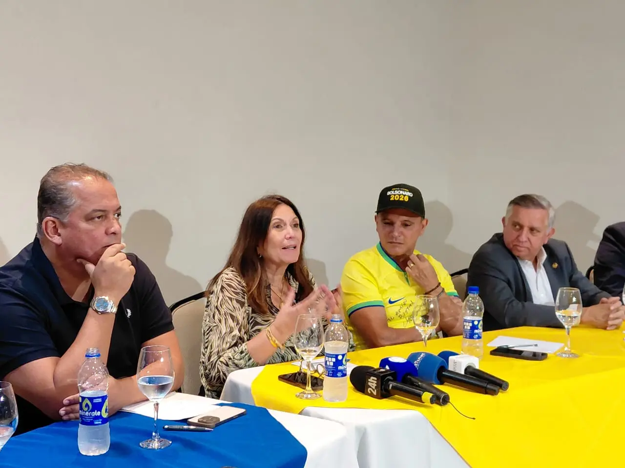 No Acre, Bia Kicis nega que bolsonaristas largaram pautas de interesse do povo para focar na anistia 2 No Acre, Bia Kicis nega que bolsonaristas largaram pautas de interesse do povo para focar na anistia