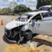 Carro capota após colisão com poste no Parque da Maternidade em Rio Branco