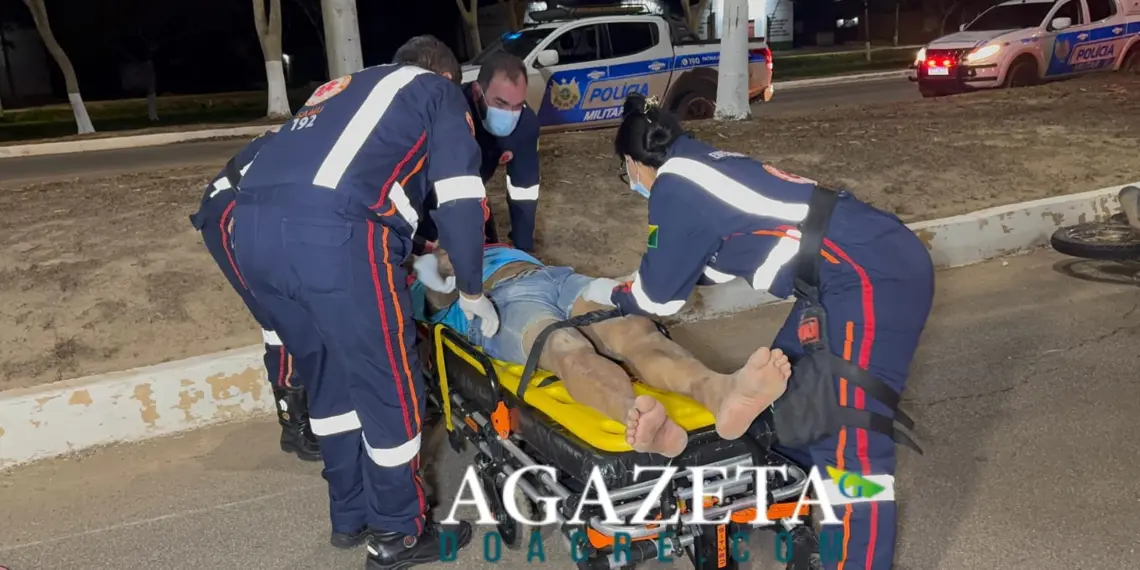 Motociclista se envolve em grave acidente na Amadeo Barbosa e é encaminhado ao PS
