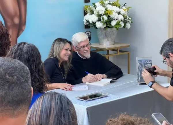Frei Clodovis Boff lança livro no Acre e clama por uma teologia não ideológica
