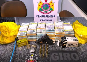Polícia apreende mais de R$ 211 mil, drogas e arma em operação no Ramal do Polo