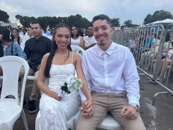 Três gerações da mesma família dizem “sim” no casamento coletivo da Expoacre
