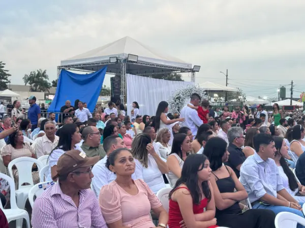 Três gerações da mesma família dizem “sim” no casamento coletivo da Expoacre