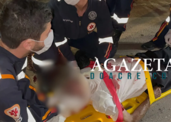 Idoso é atropelado por moto ao descer de ônibus em Rio Branco e fica em estado gravíssimo