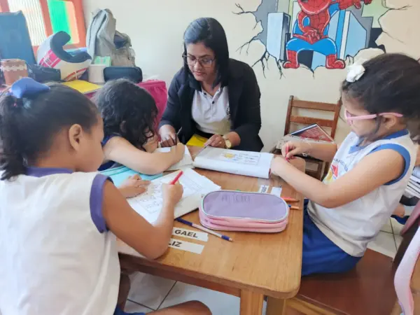 Mais de 11 mil alunos retornam às aulas em Cruzeiro do Sul após férias escolares