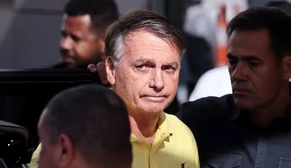 Jair Bolsonaro deixa prisão domiciliar para fazer exames médicos em Brasília — Foto: Adriano Machado/Reuters