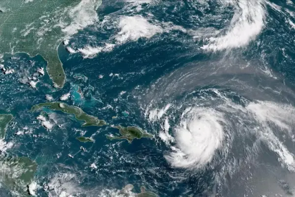 Furacão Erin atinge nível máximo e ameaça o Caribe com ventos de até 255 km/h