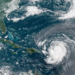 Foto de satélite do furacão Erin, no Caribe, que atingiu a categoria 5 neste sábado (16) — Foto: CIRA/NOAA via Reuters