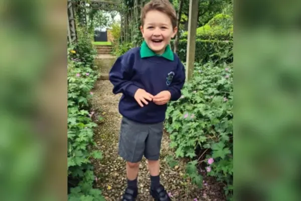 Menino de 6 anos morre após tumor cerebral ser confundido com cansaço