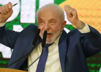 Petista também negou que haja perseguição política contra o ex-presidente Bolsonaro (PL). "Ele precisa parar de resmungar", disse - (crédito: Ed Alves CB/DA Press)