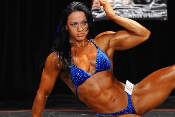 Morre a campeã de fisiculturismo Hayley McNeff, aos 37 anos