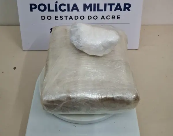 Homem é preso por tráfico de drogas após enterrar entorpecentes em terreno baldio no Acre
