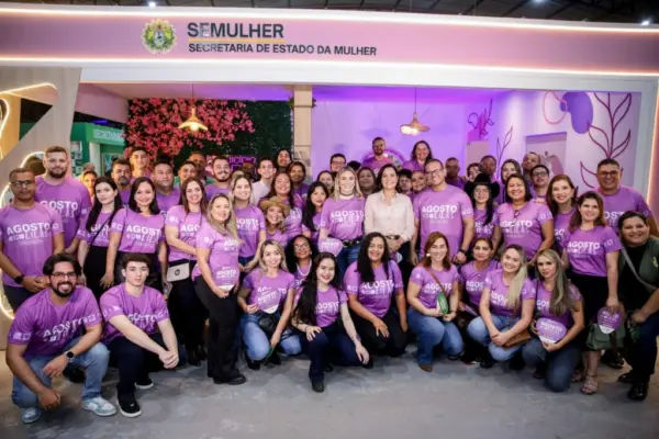 Governo abre Agosto Lilás com acender das luzes durante a Expoacre 50 anos