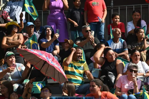 Brasil em marcha: autoridades do Acre exaltam civismo e democracia no desfile de 7 de Setembro 16 Brasil em marcha: autoridades do Acre exaltam civismo e democracia no desfile de 7 de Setembro