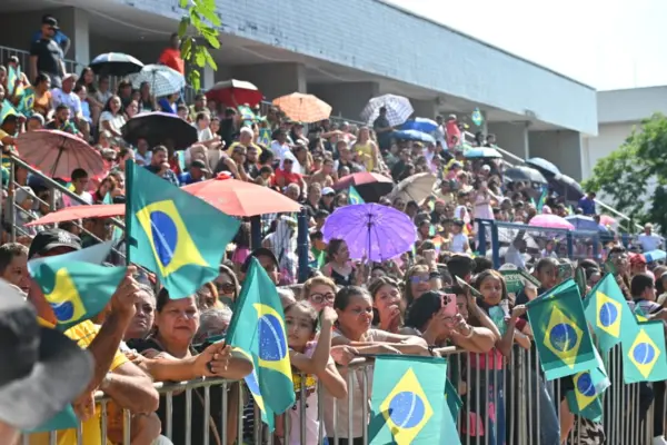 Brasil em marcha: autoridades do Acre exaltam civismo e democracia no desfile de 7 de Setembro 18 Brasil em marcha: autoridades do Acre exaltam civismo e democracia no desfile de 7 de Setembro