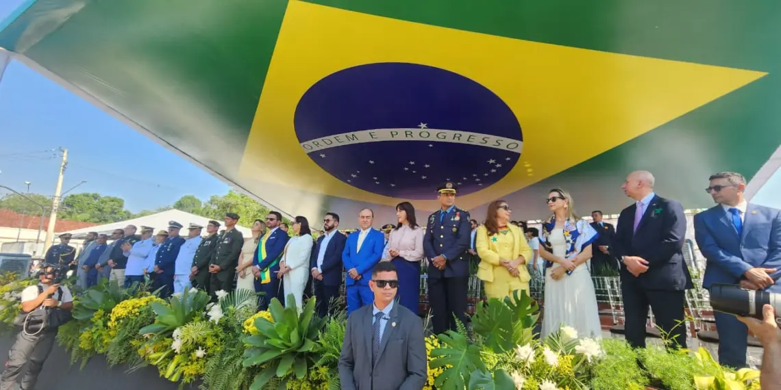 Brasil em marcha: autoridades do Acre exaltam civismo e democracia no desfile de 7 de Setembro