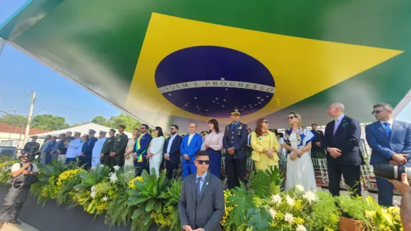 Brasil em marcha: autoridades do Acre exaltam civismo e democracia no desfile de 7 de Setembro 11 Brasil em marcha: autoridades do Acre exaltam civismo e democracia no desfile de 7 de Setembro
