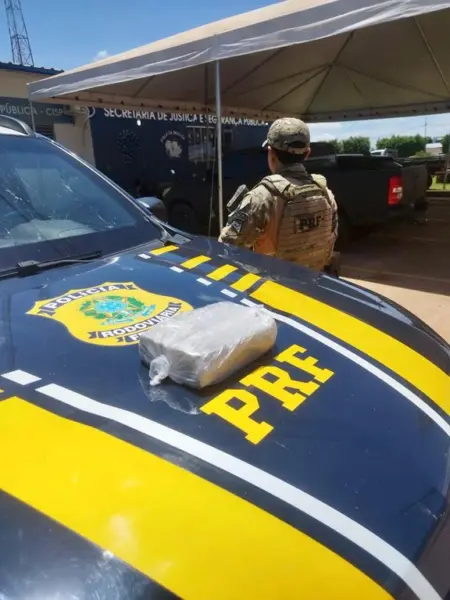 Fiscalizações da PRF no AC resultam em apreensão de drogas e cumprimento de mandado de prisão