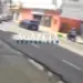 Virgulino de Oliveira corre pela calçada ao tentar fugir de agressor em Rio Branco (Foto: Reprodução)