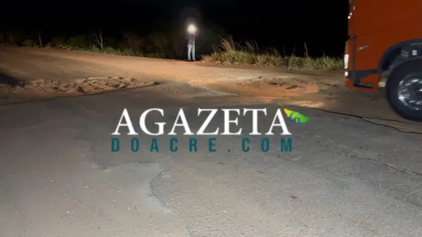 Mulher morre e dois ficam feridos após capotamento de veículo em Senador Guiomard 2 Mulher morre e dois ficam feridos após capotamento de veículo em Senador Guiomard
