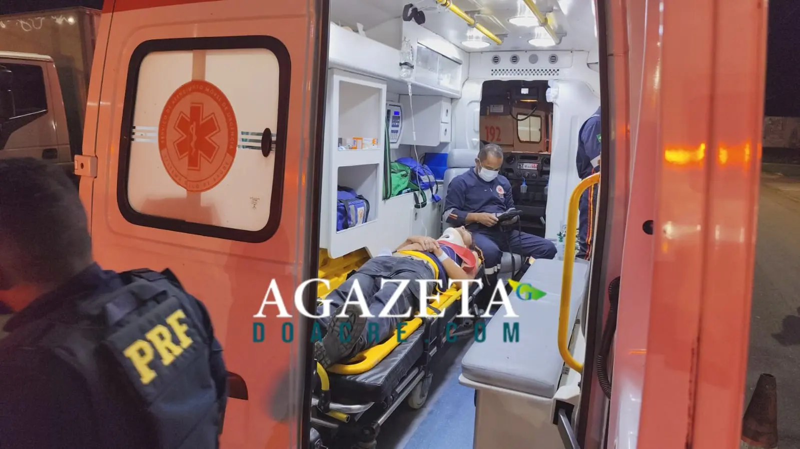 Ciclista é ferido após colisão na BR-364; motociclista permanece no local
