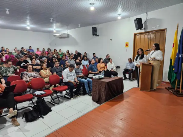 Profissionais da educação são convocados em Cruzeiro do Sul para entrega de documentos