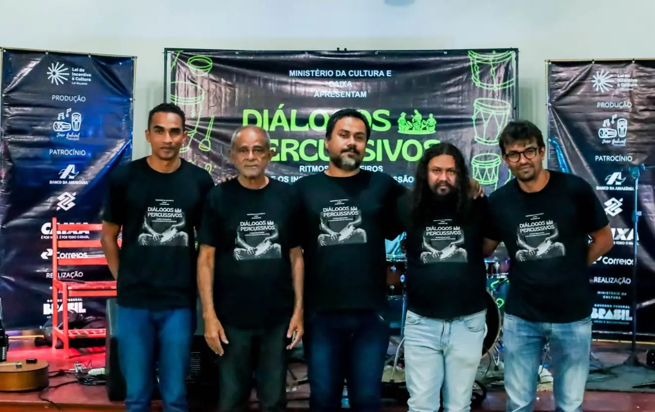 Diálogos Percussivos: João Gabriel celebra os ritmos do Brasil em espetáculo gratuito
