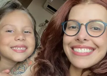 Duda, 33 anos, é mãe de Elis, 6 anos, e ambas nutrem um amor incondicional pela música (Foto: Cedida)