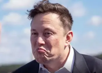 Elon Musk reage a documentos que o ligam à ilha de Epstein: “Narrativa falsa” (Foto: Reprodução/Redes Sociais)