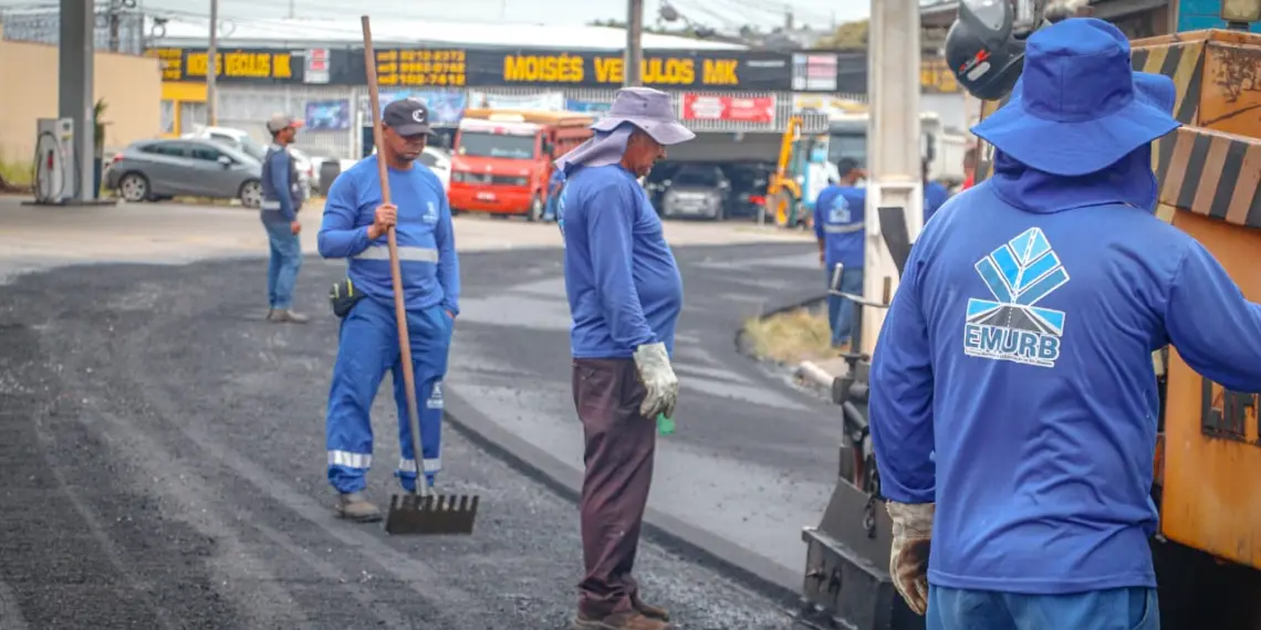 Atividades integram o programa de manutenção viária da prefeitura - Foto: Assessor/Prefeitura