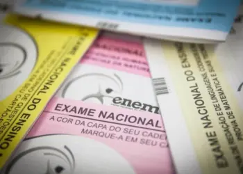 Livro "Redação 1K" orienta estudantes a alcançar nota máxima na redação do Enem (Foto: Arquivo/Secom)