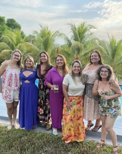 Raquel Moura celebrou idade nova em jantar, cercada de carinho e elegância. Veja mais na coluna No Circuito